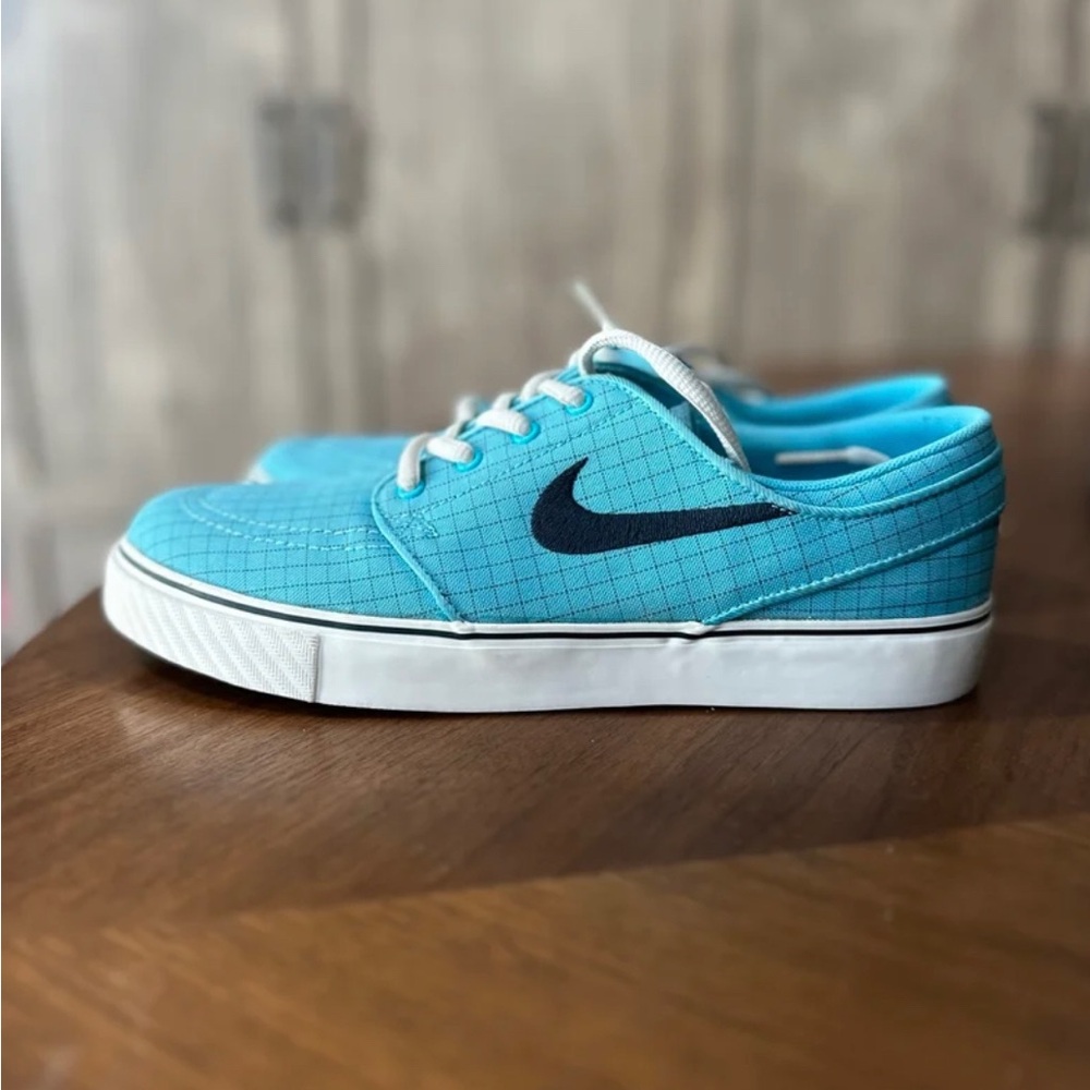 Nike stefan janoski SB Youth size 6. Like new